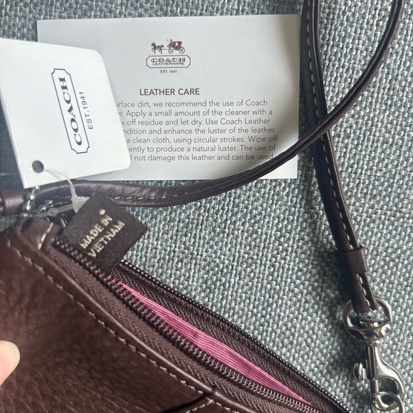 Coach Pebbled Leather Small Wristlet Mahogany F-42389 - Picture 6 of 9